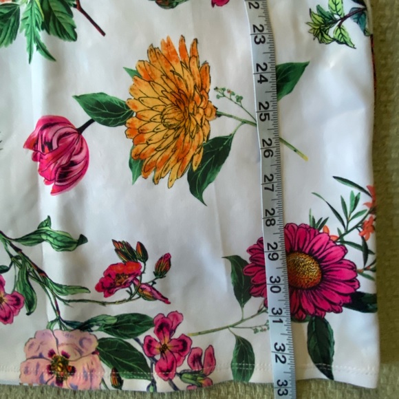 NWT ASOS Floral Dress With Fluted Sleeves Size 4 - Picture 10 of 16